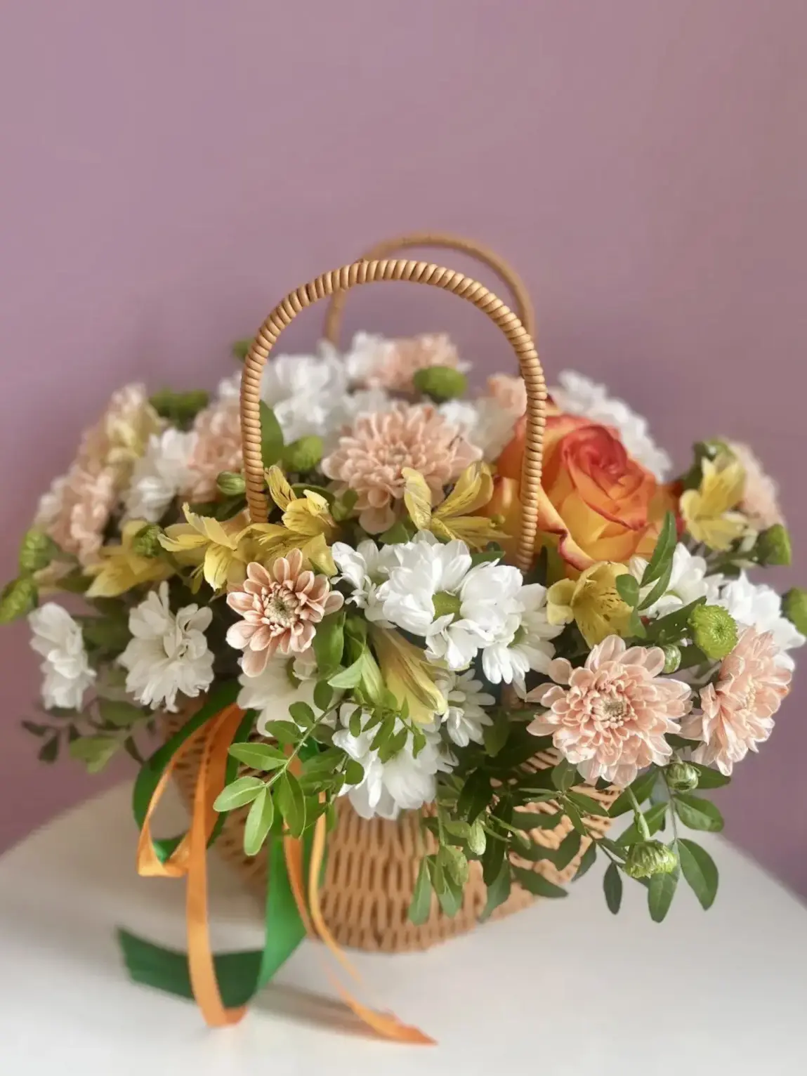 Летящей походкой за цветочными комплименты к нам ☺️