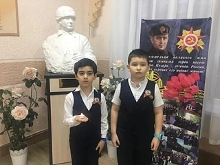 Малоземельца великого имя Вторая гимназия гордо несёт. Цезарь Куников – гордость России В наших серд