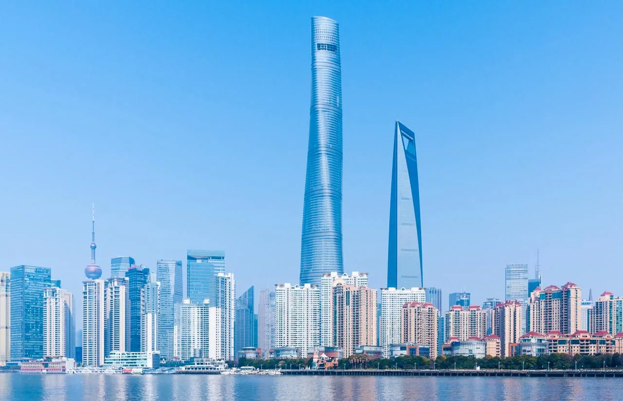 Шанхайская башня, Китай 🇨🇳  🔹 Высота Шанхайской башни - 632 метра, 130 этажей. Это самое высокое зда