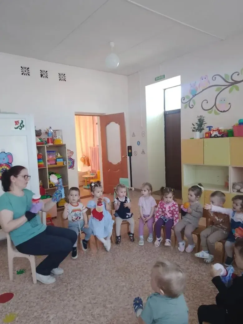 Через сказку к семейным ценностям! Наши самые маленькие воспитанники с интересом слушал...