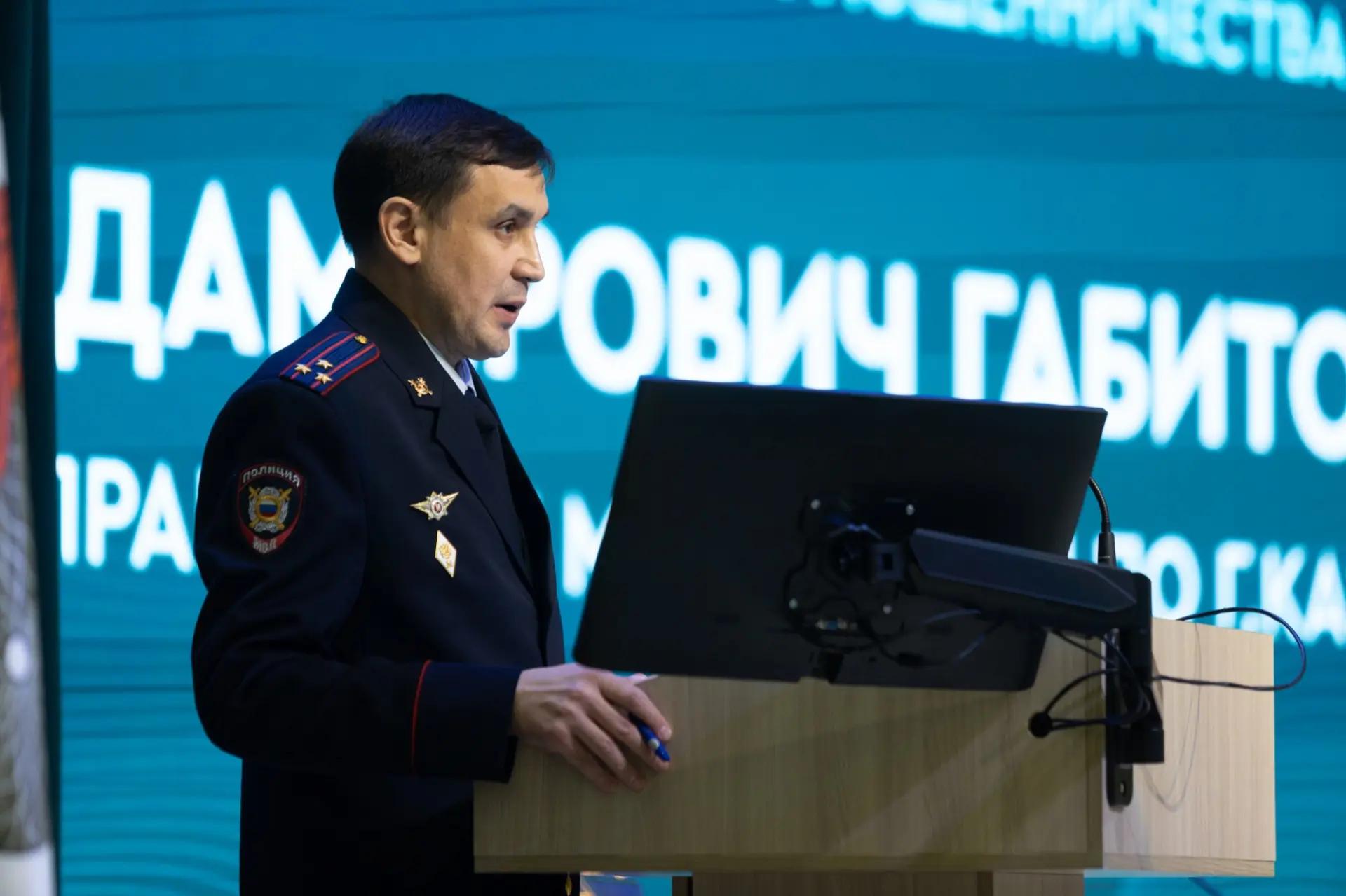⚡️ Мэр Казани Ильсур Метшин провёл выездное заседание городской комиссии по делам несовершеннолетних