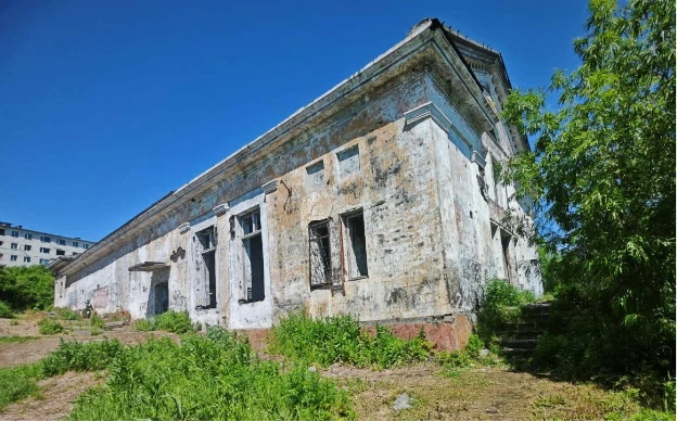🏗️ Ещё один шаг к обновлённому Петропавловску: аварийный клуб на ул. Петра Ильичева де...