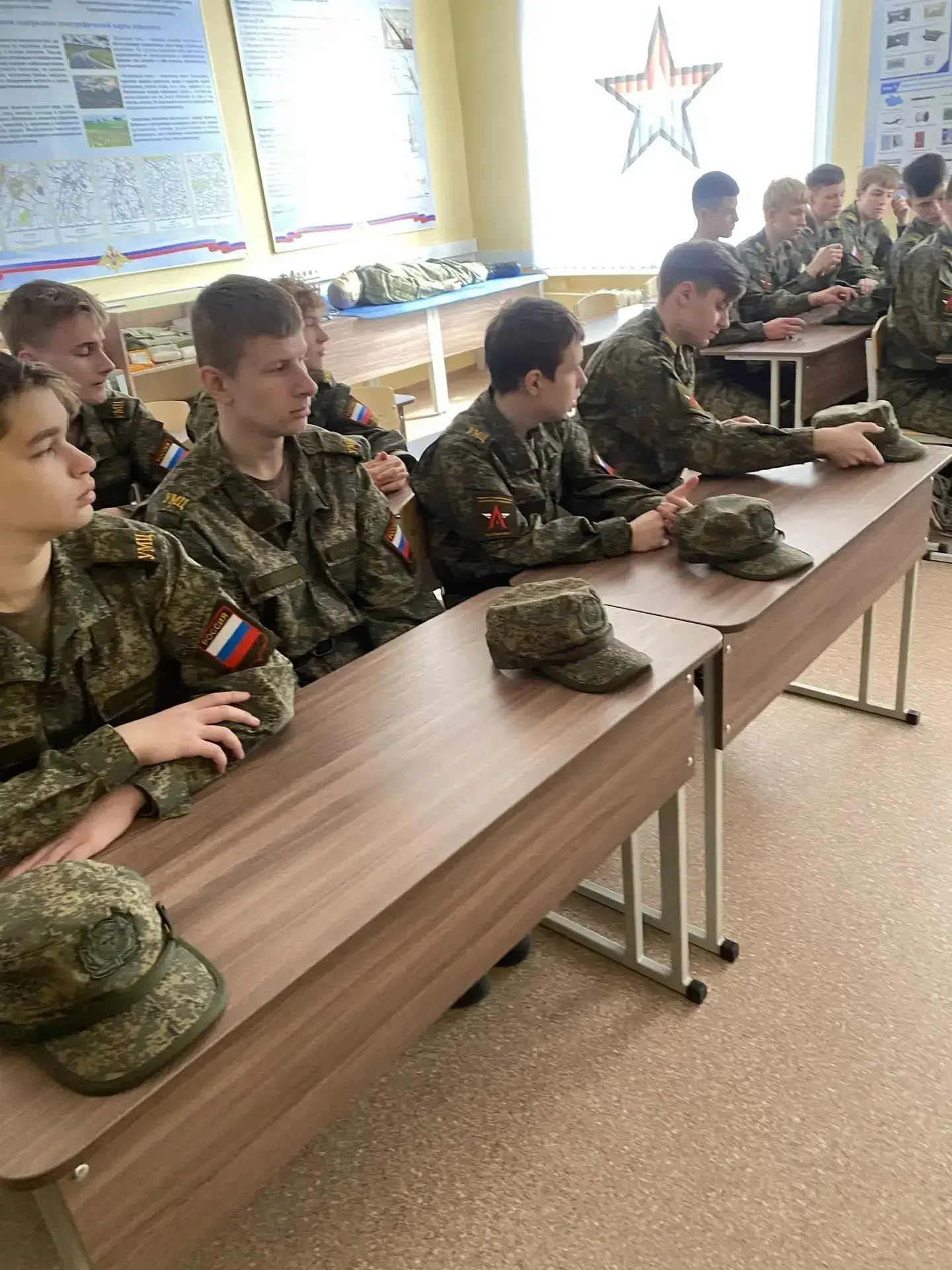 🔥 Первые военные сборы для десятиклассников прошли на базе ВУЦ ТвГТУ!

С 1 по 5 июня наши ребята вп