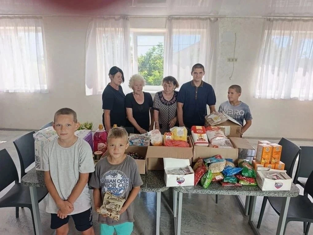 ✅Сальдо: жителям Голопристанского округа продолжают доставлять продукты и гуманитарную помощь

На фо
