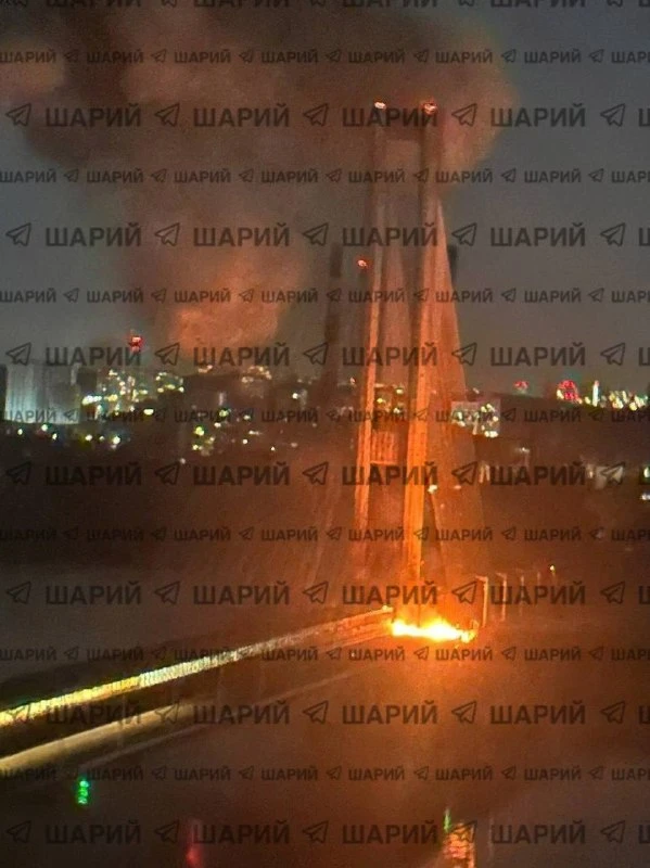 РФ снова ударила по Южному мосту в Киеве