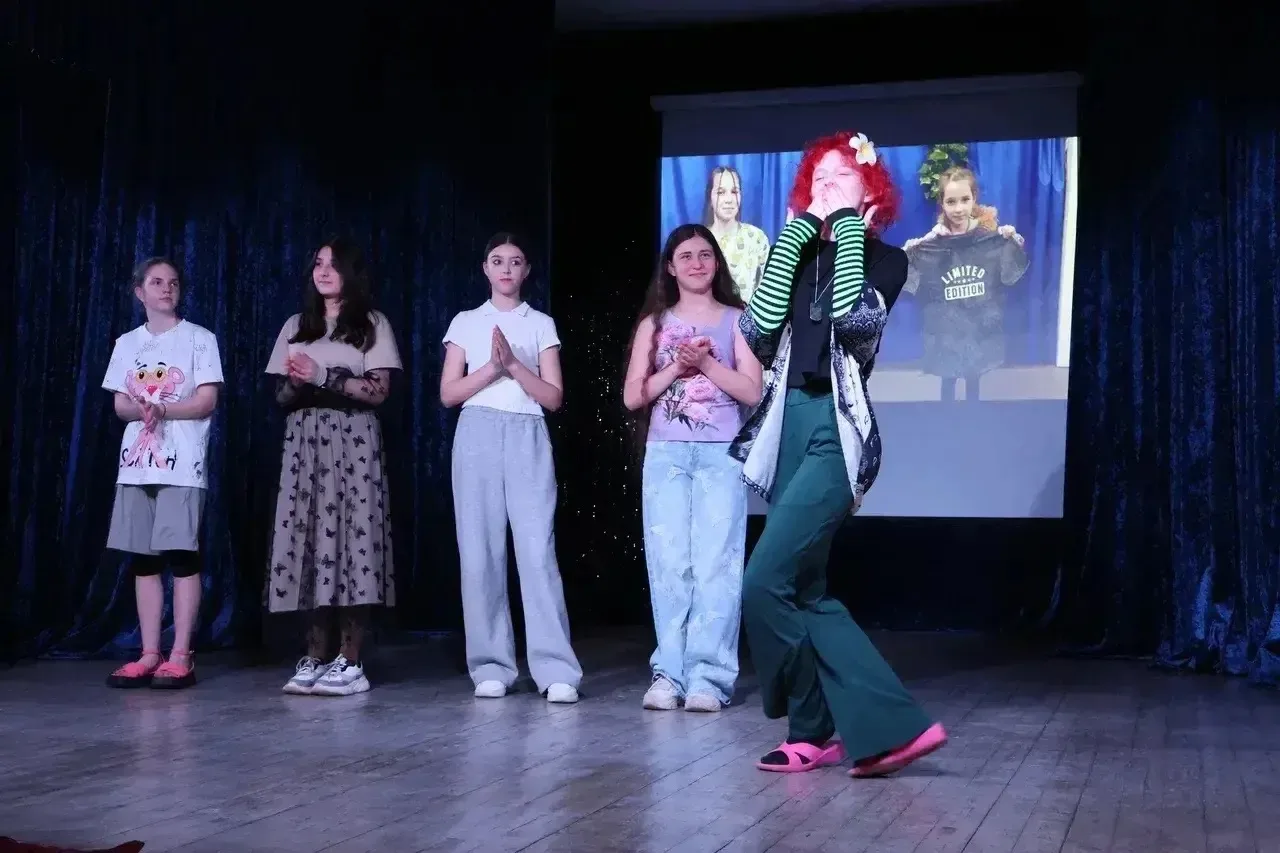 🧵Студия «Азбука шитья» уже более трёх лет объединяет детей от 8 до 14 лет, которые хот...