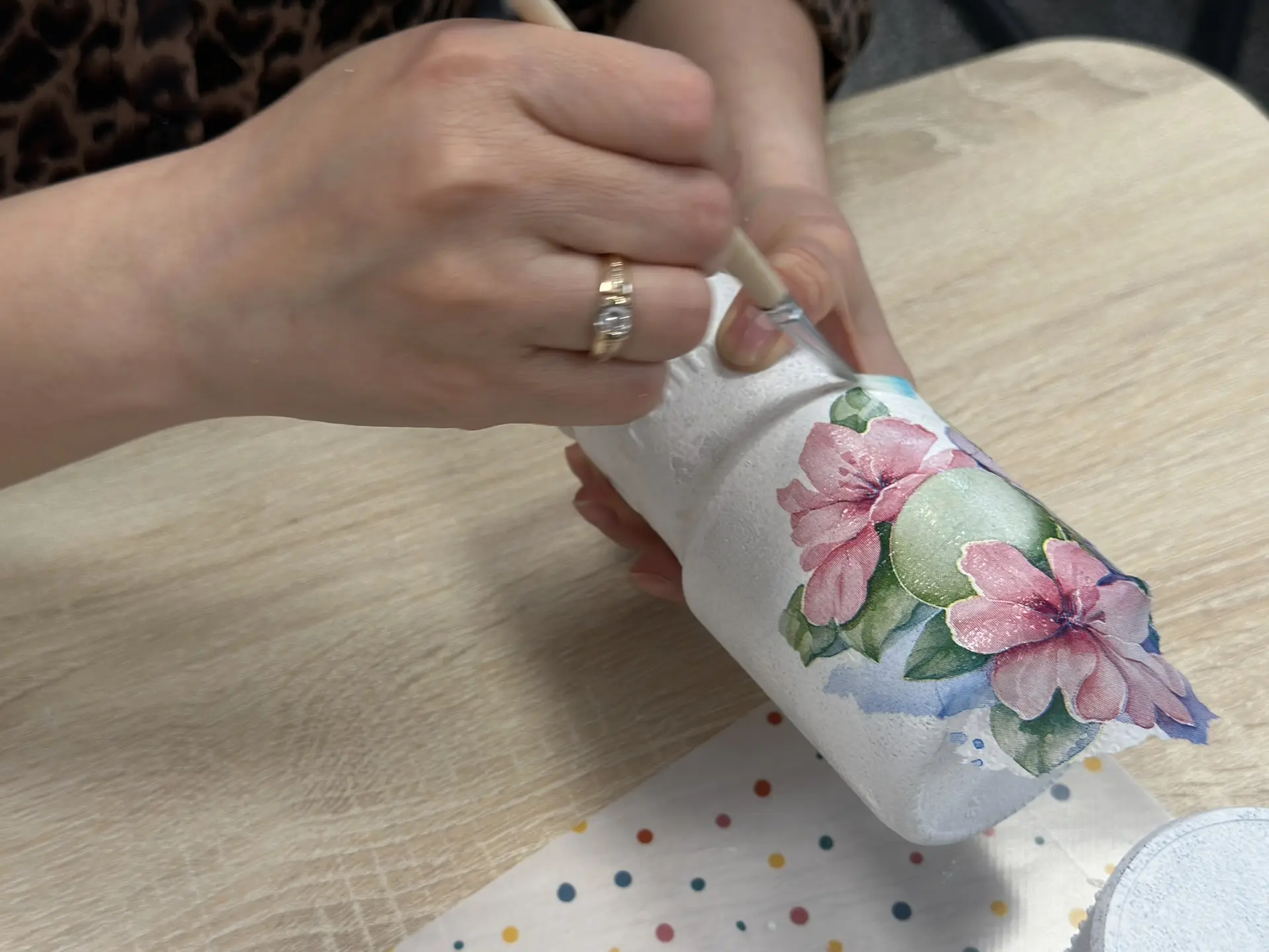 🌷 🥰 Вчера в нашей школе было особенно уютно!  Мы собрали самых творческих мам 7-х классов, чтобы под