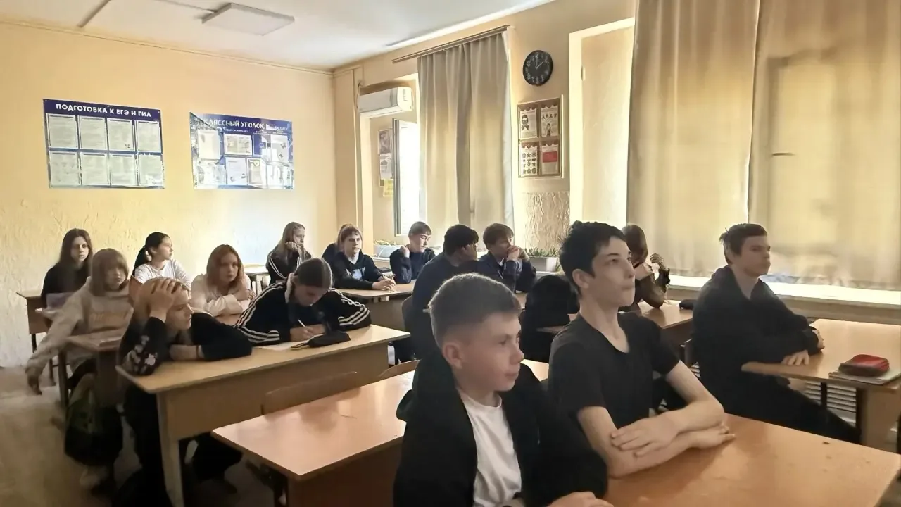 Всероссийский кинопоказ фильмов кинофестиваля «ПОТОМКИ ПОБЕДИТЕЛЕЙ» ко Дню Победы!  В честь празднов