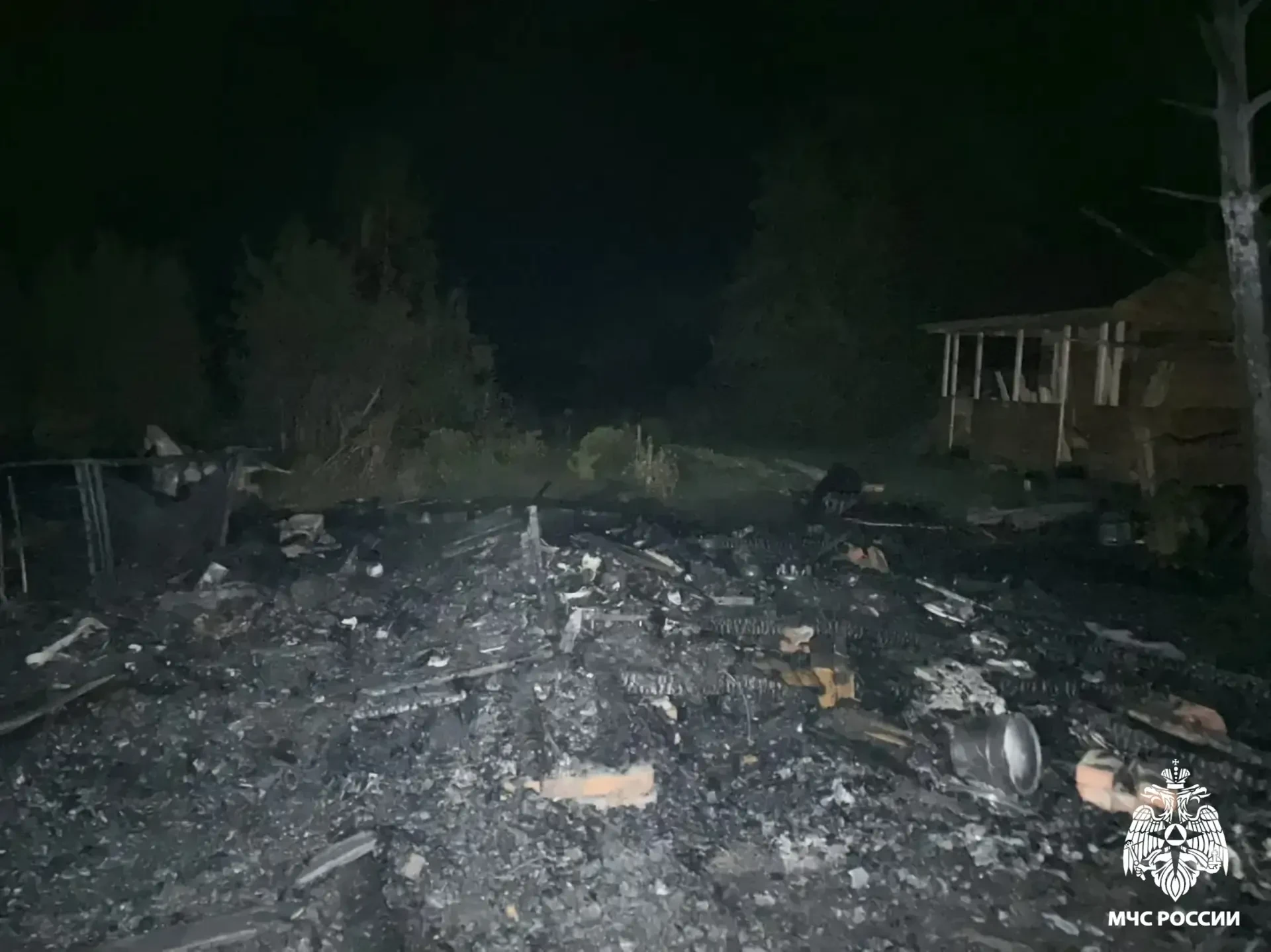 🚨 При пожаре в дачном доме обнаружен погибший