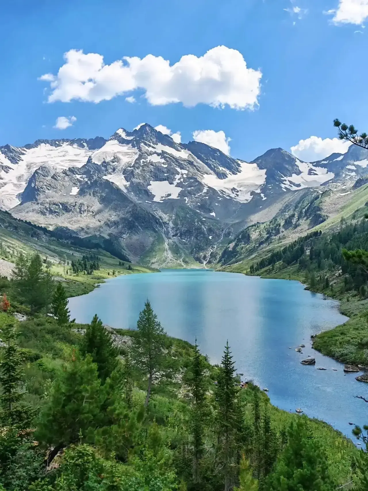 🏔 Озеро Верхнее Поперечное

Есть места, которые не становятся людными лишь потому, что до них тяжел