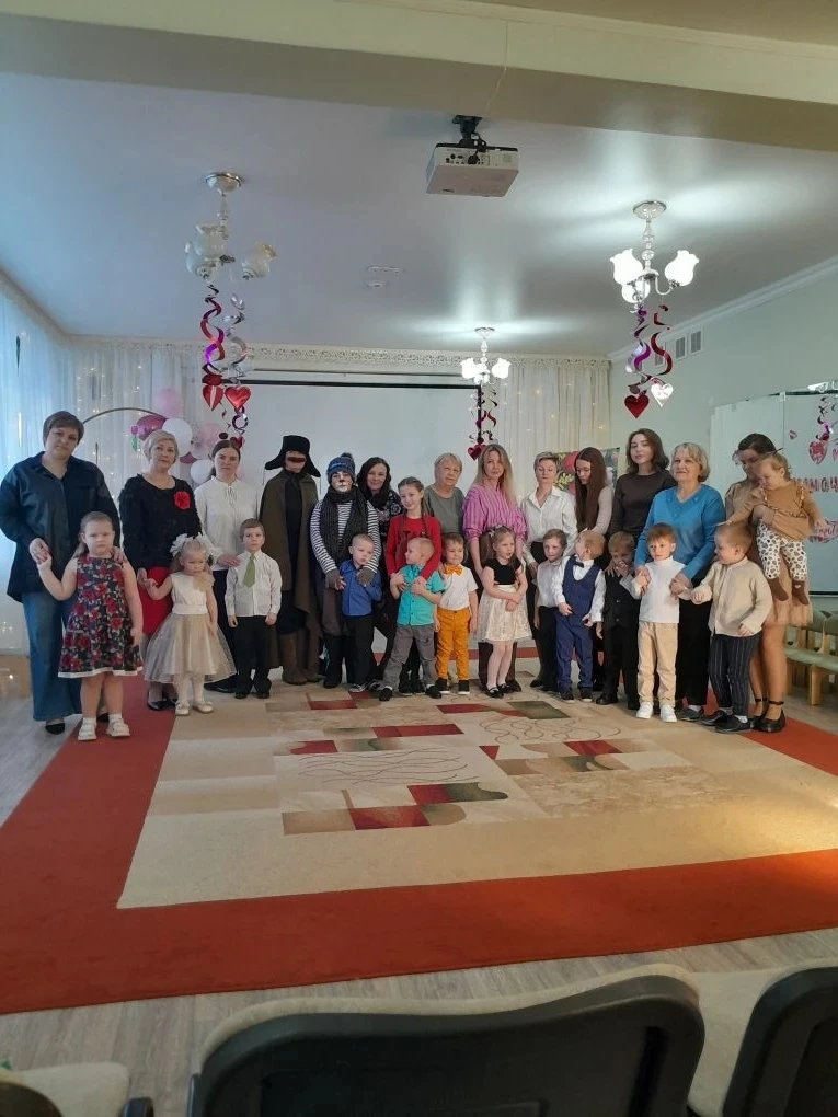 На улице еще лежит снег, а по календарю уже весна! И это прекрасное время года открывае...