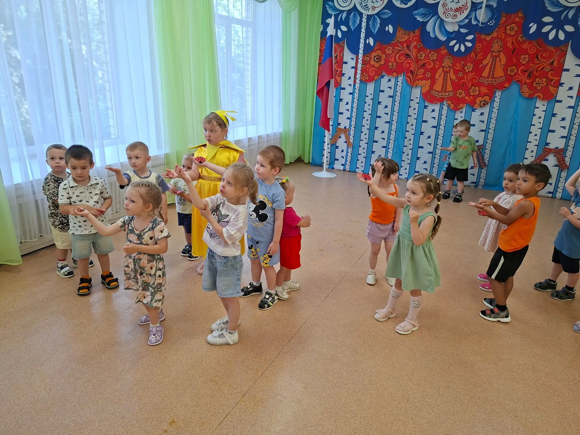 27 июня малыши групп «Цыплята» и «Звёздочки» (ул.Горняков 31) отправились в необыкновенное путешеств