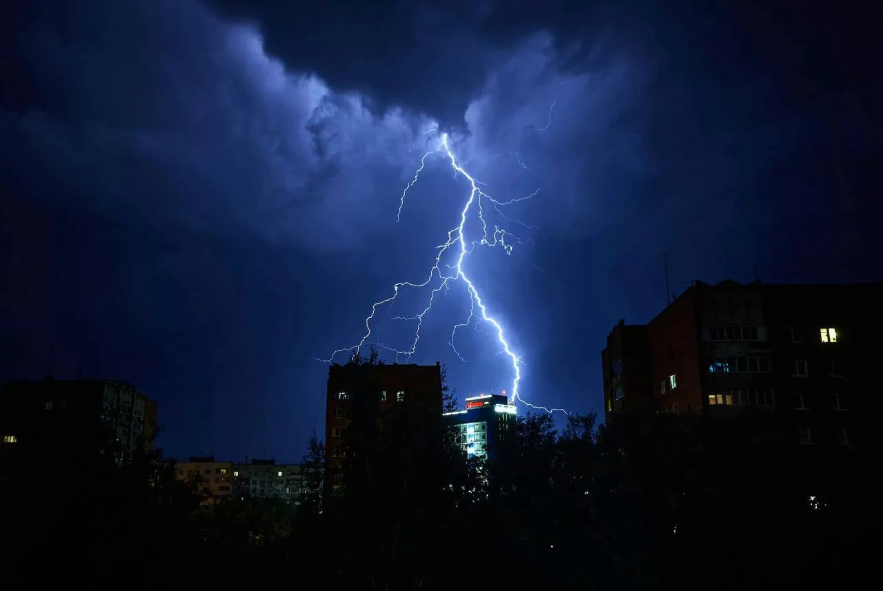 ⚡️Россиянам посоветовали держать дымоход закрытым

Всё из-за шаровой молнии — она легко может залете
