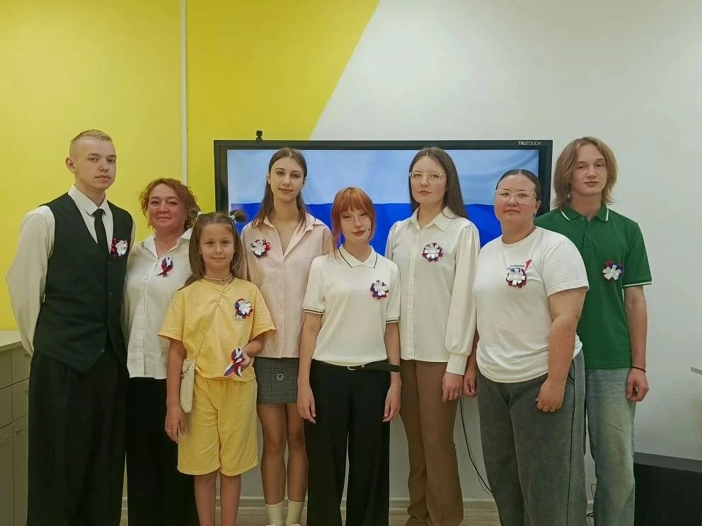 ✨Триколор своими руками: в ЦВР прошел мастер-класс ко Дню Государственного флага