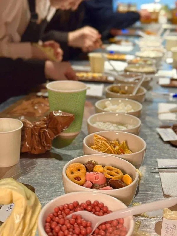 🍫 Вилли Вонка приглашает ребят на шоколадную мастерскую   Юные гости попробуют разные сорта бельгийс