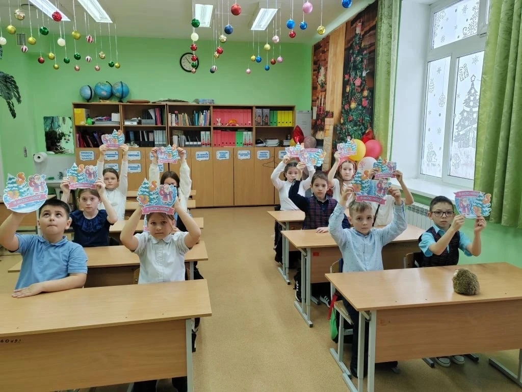 Новогоднее творчество учеников начальных классов  💥 В преддверии новогоднего праздника ребята 4 В кл