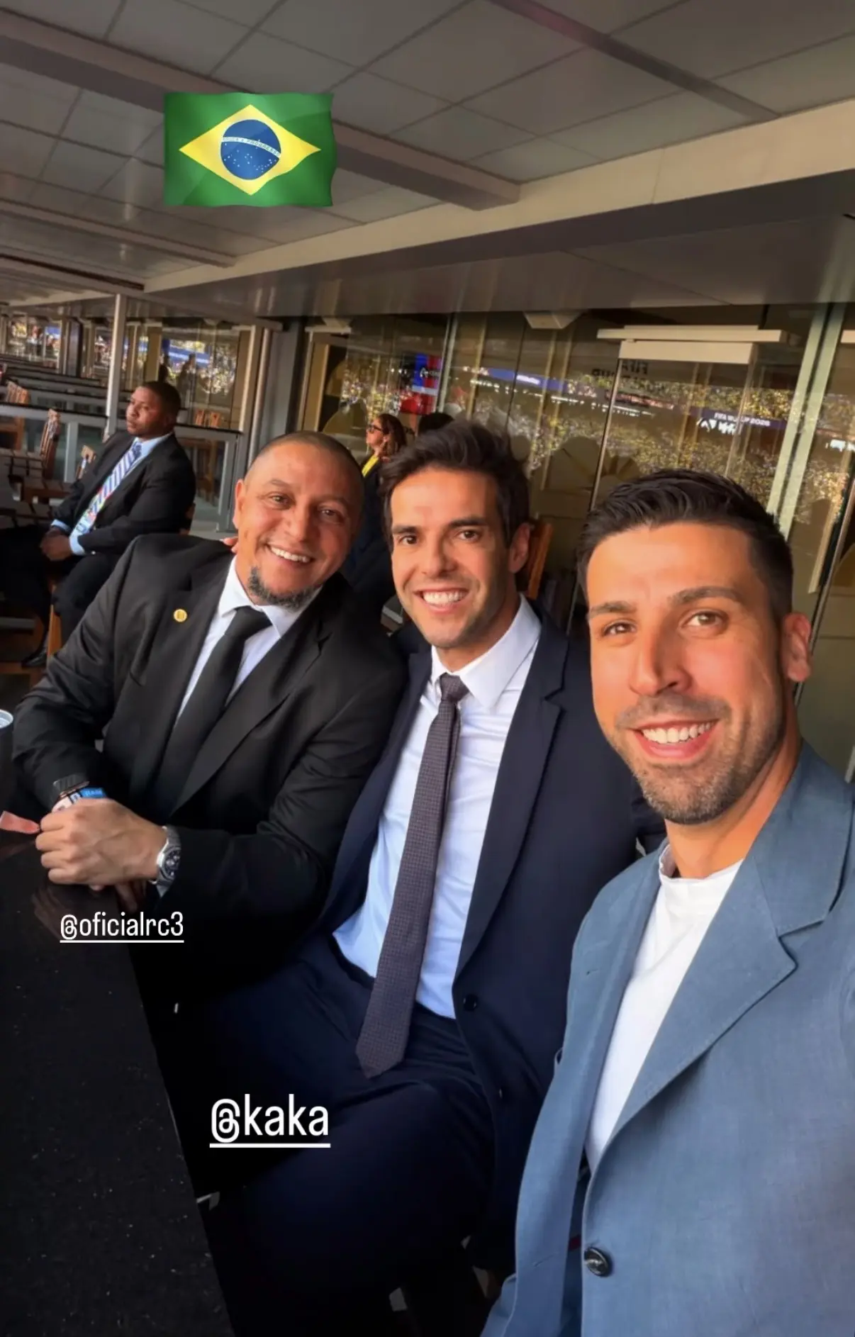 🤳