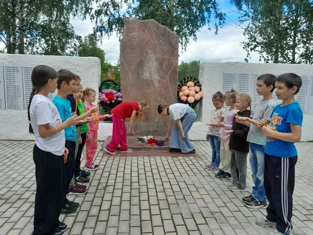 Сегодня в лагере «Радуга» был особенный день — День памяти и скорби.🙏🙏🙏