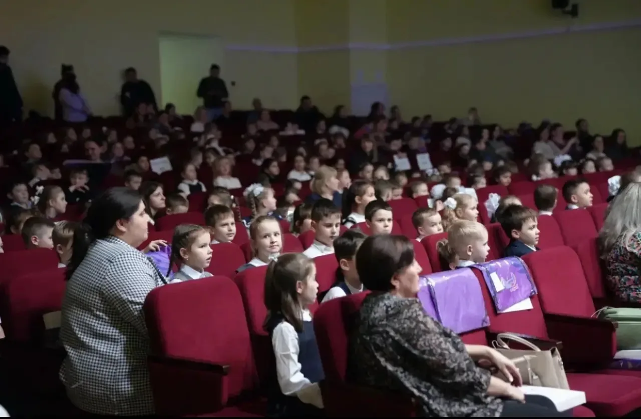 🦅 Муниципальное посвящение в «Орлята России»  10 марта состоялась торжественная церемония посвящения