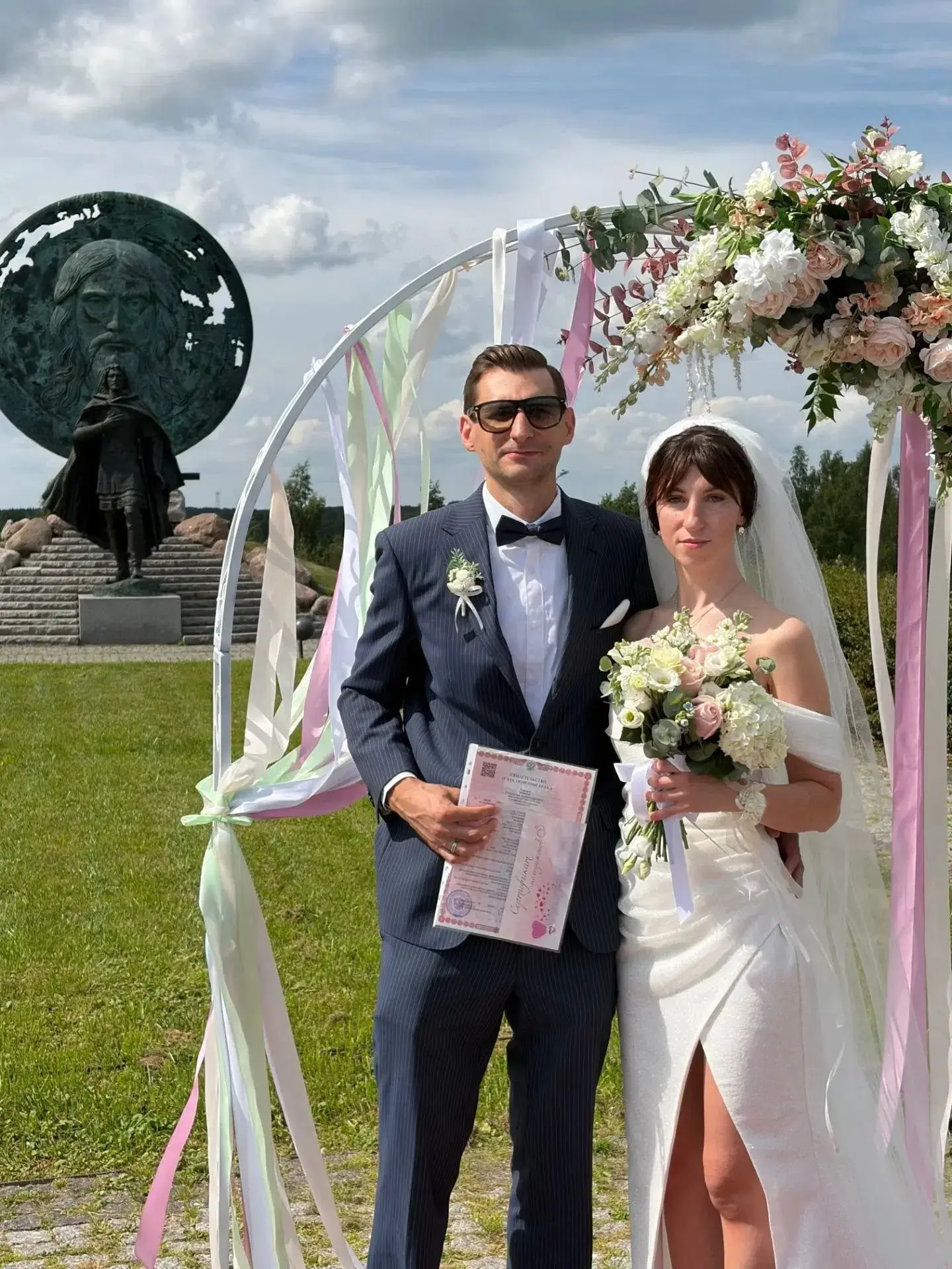 🪽 Где начинается счастье 

💍 Выездные регистрации браков в Ленобласти по поручению губернатора Але