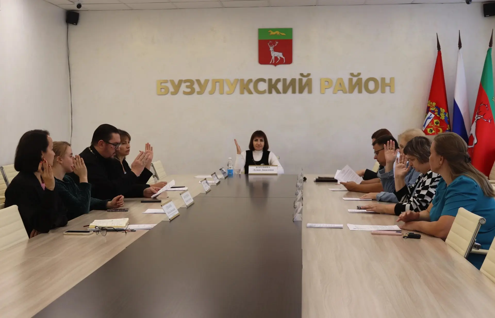 В районной администрации прошло заседание Общественной палаты под председательством Лус...