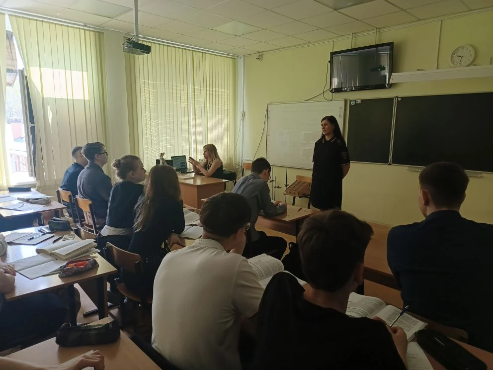 ⚠️ СИМ и Питбайки: не игра, а правила! Разбираемся, чтобы не попасть в беду  Привет, старшеклассники