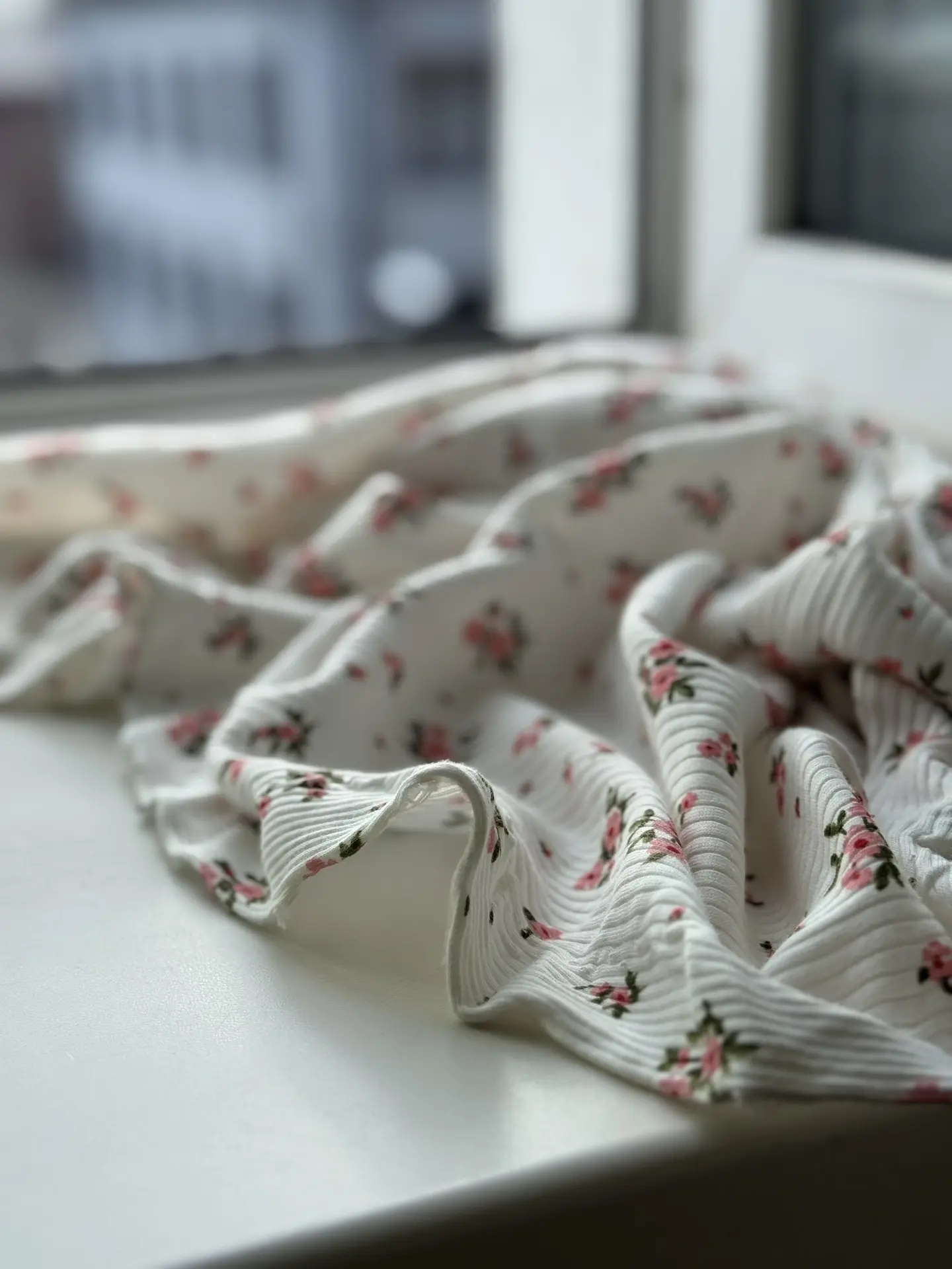 🌸Трикотажная лапша «Россыпь бутонов» 

Это про лёгкость, женственность и комфорт в каждом движении
