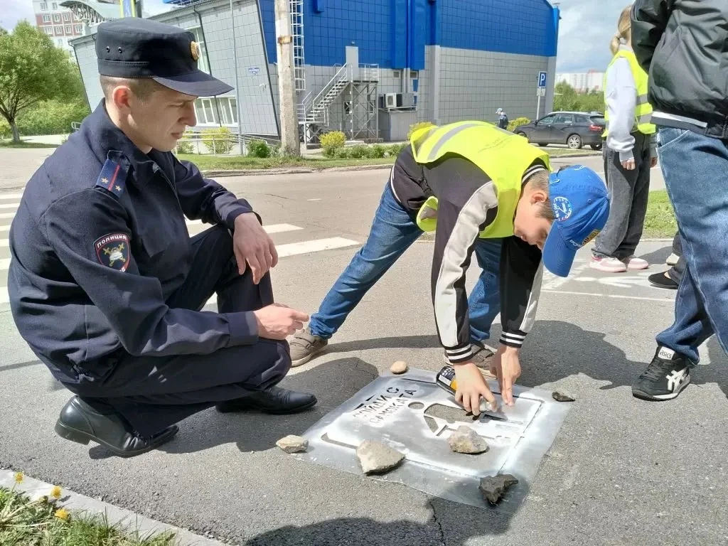 Дорогие родители и заботливые взрослые!
29 мая мы провели акцию "СОЙДИ С САМОКАТА - ВОЗЬМИ РЕБЁНКА З