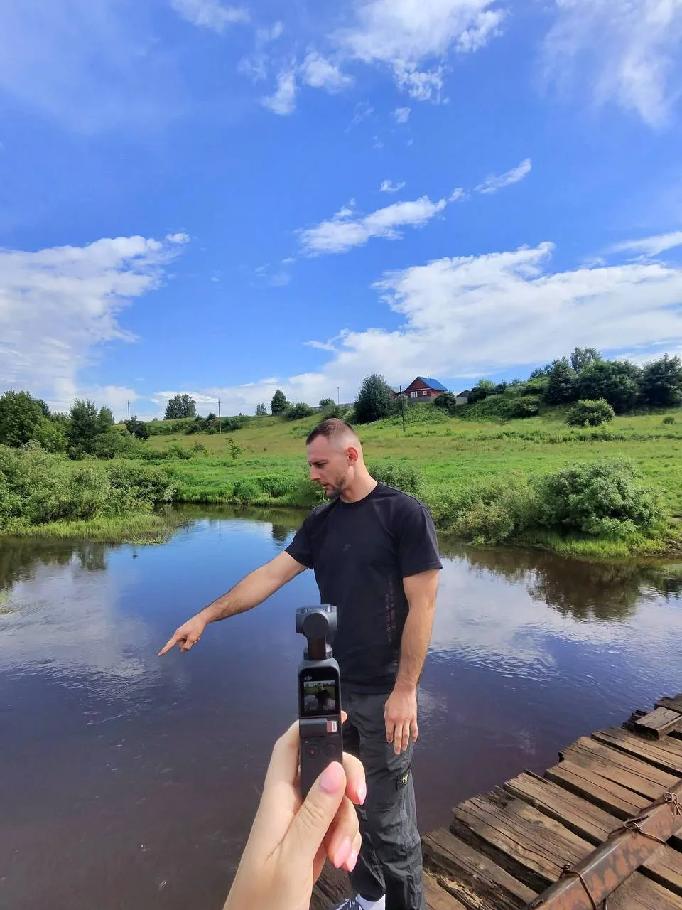 Здесь прошло детство моего мужа

📍Каждое лето его отправляли к дедушке и бабушке. Здесь он рос, гул