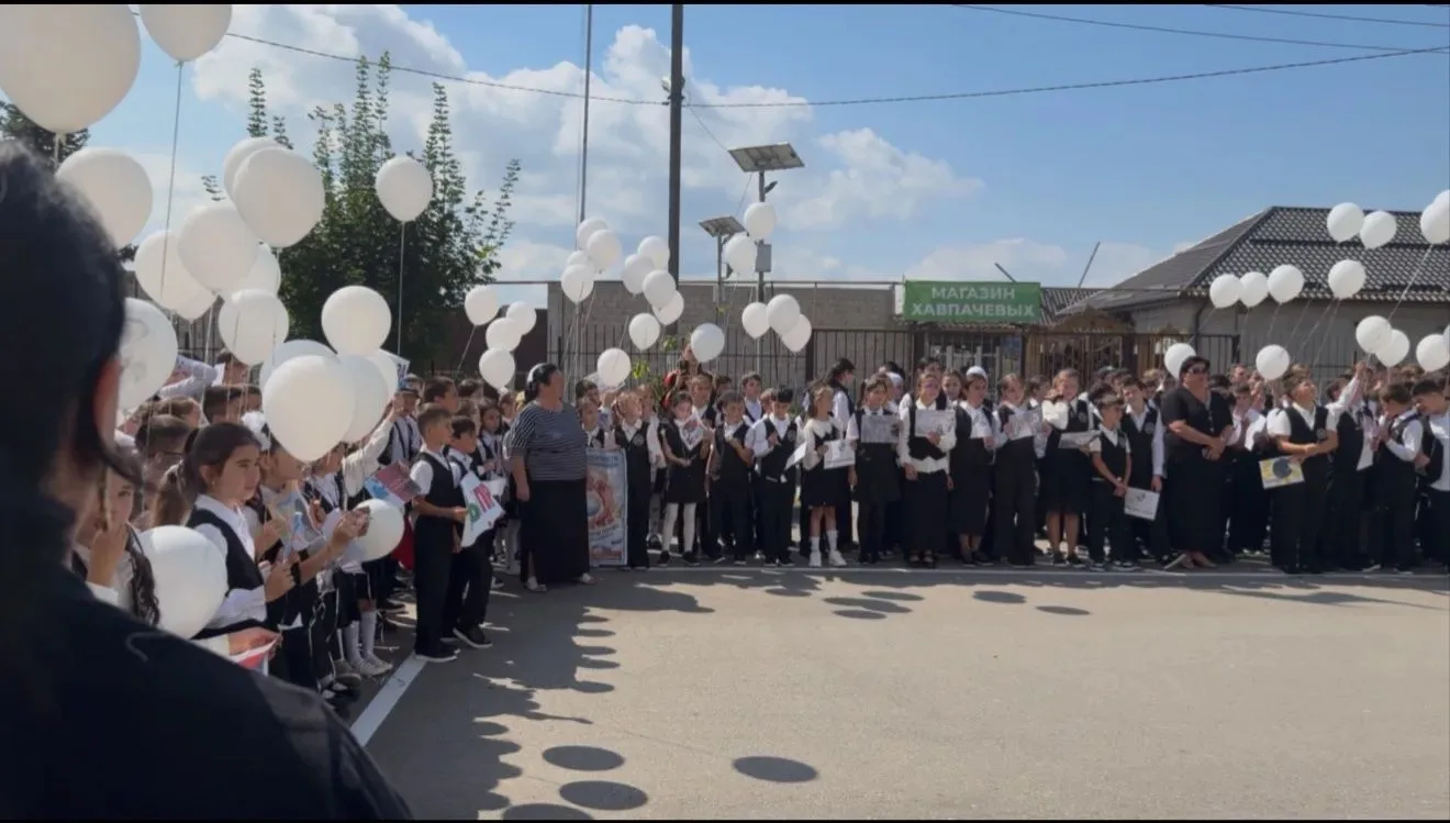 Боль и память, которые объединяют всех нас. 🛑Провели линейку памяти в школе — это важн...