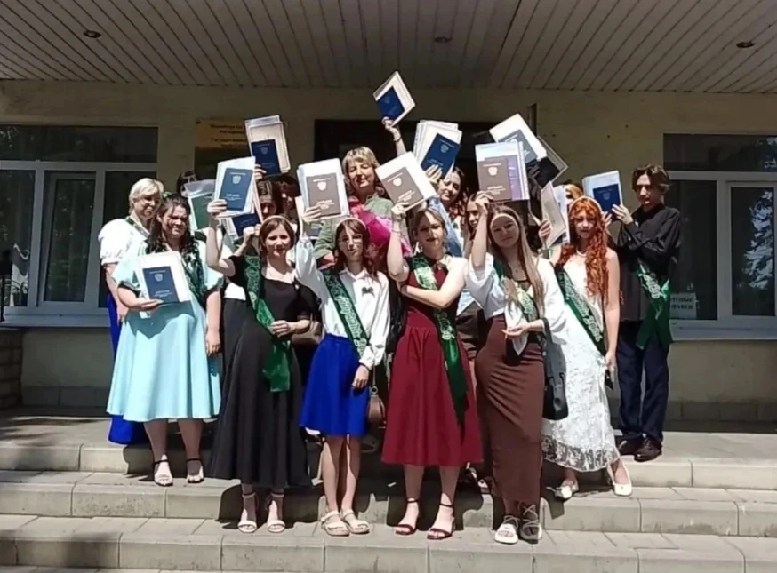 Дорогие мои выпускники группы 2.4, желаю Вам счастливого и яркого будущего!!!
