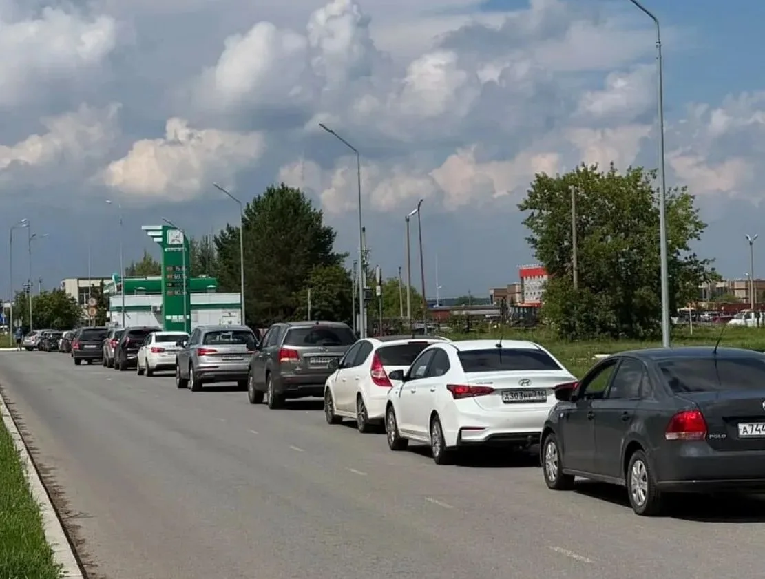 🤯В Челнах начали торговать местами в очереди за бензином