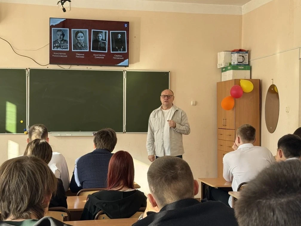 Помнить — значит знать   В преддверии 9 Мая в нашем лицее прошли особенные встречи. В гости к ученик