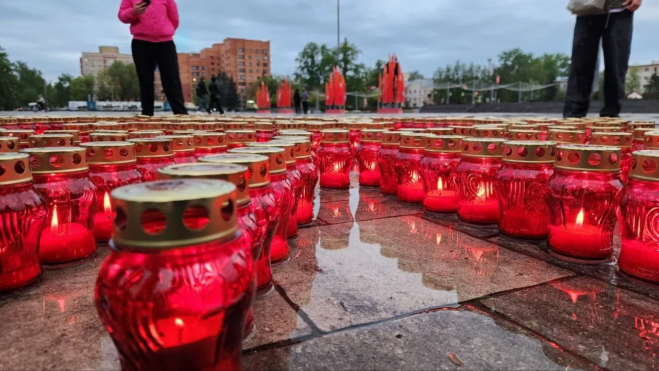 В Домодедово зажгли «Лучи Победы»  На главной площади города вчера прошла всероссийская акция — из п