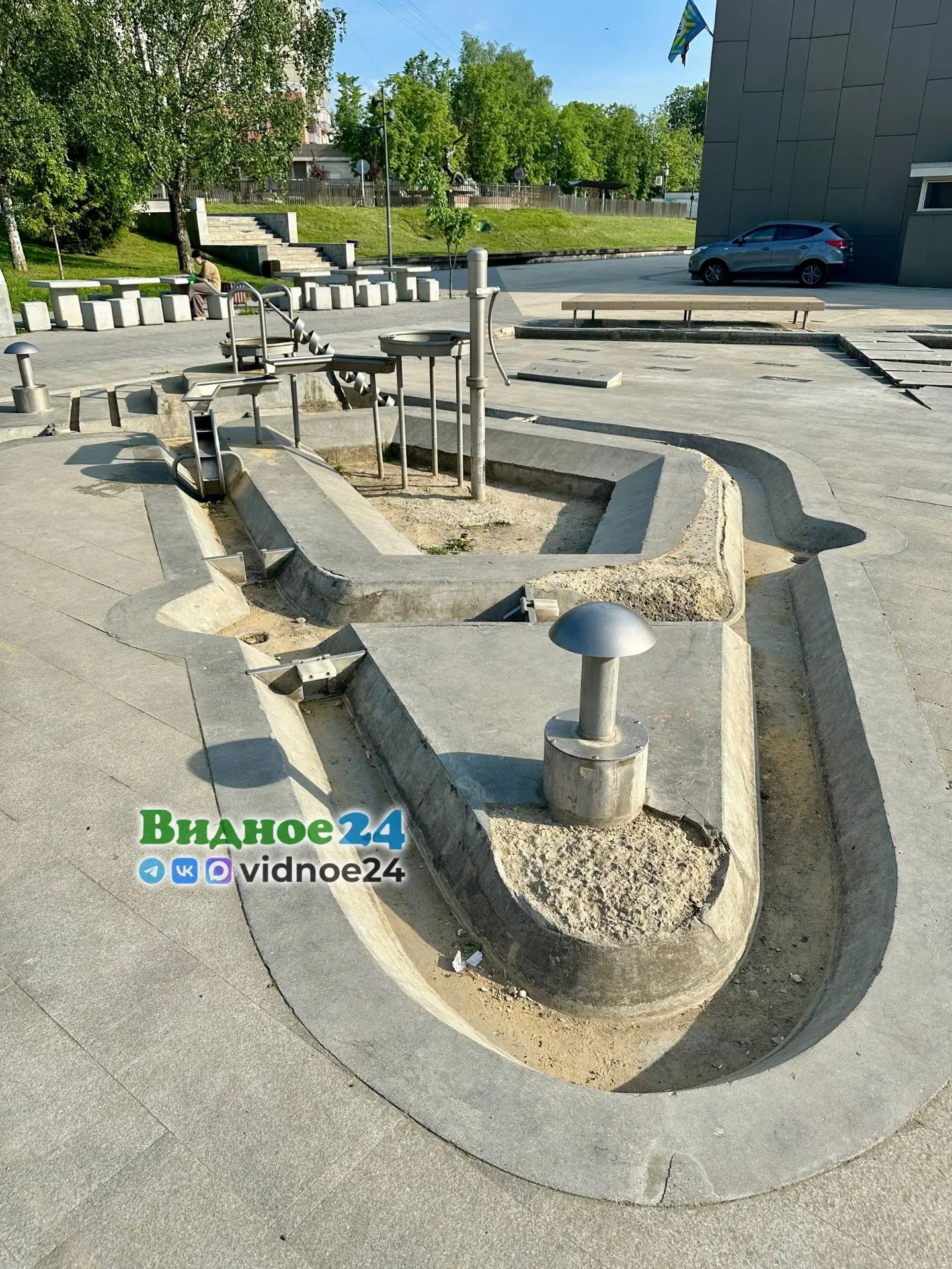 Видное, 20 мая 2026, 30 °С. В городе работает только три фонтана из шести.  Подписывайтесь на Видное