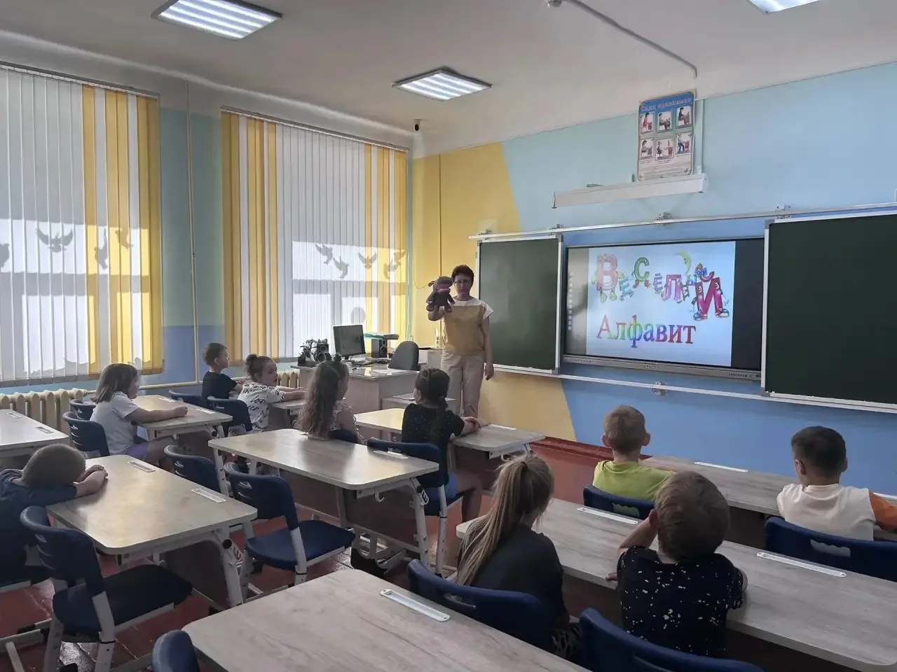 Один день в «Солнечном городе»: от тайных посланий до солёного теста

22 июня в детском лагере «Солн