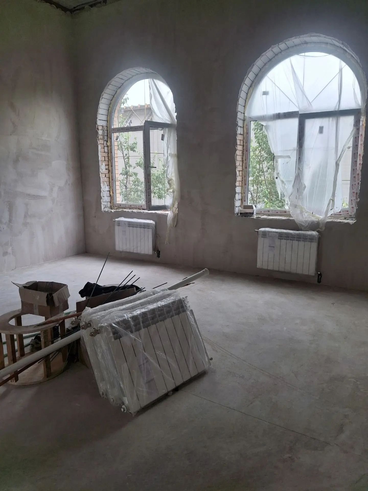 2 этажа пройтись бруском либо жирафом 800м²  шкурить гипсовая штукатурка  89874481649