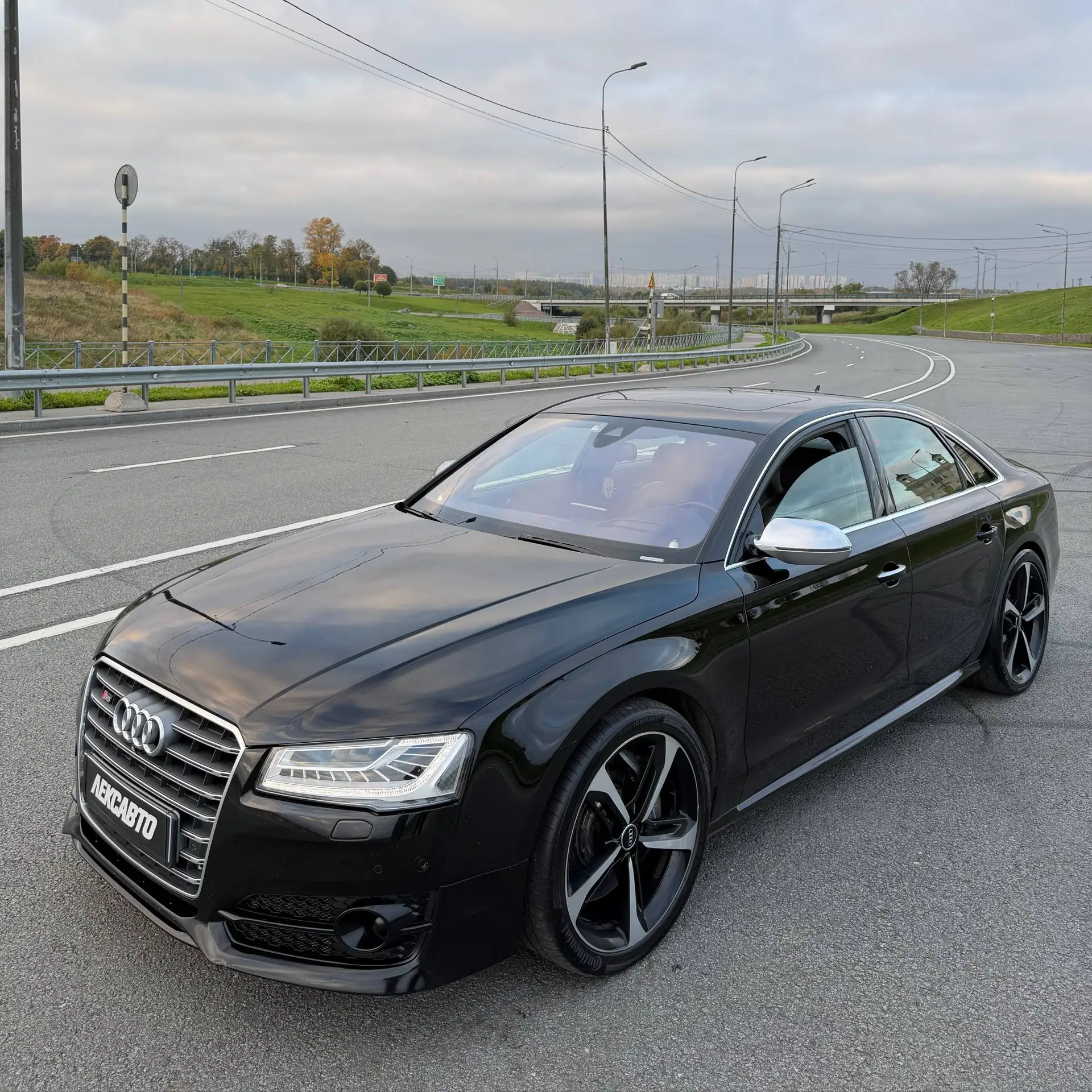 Завтра в продаже на LEX AUTO PREMIUM дикая тачка! S8 на 800 лошадей на карбон-керамике🤯