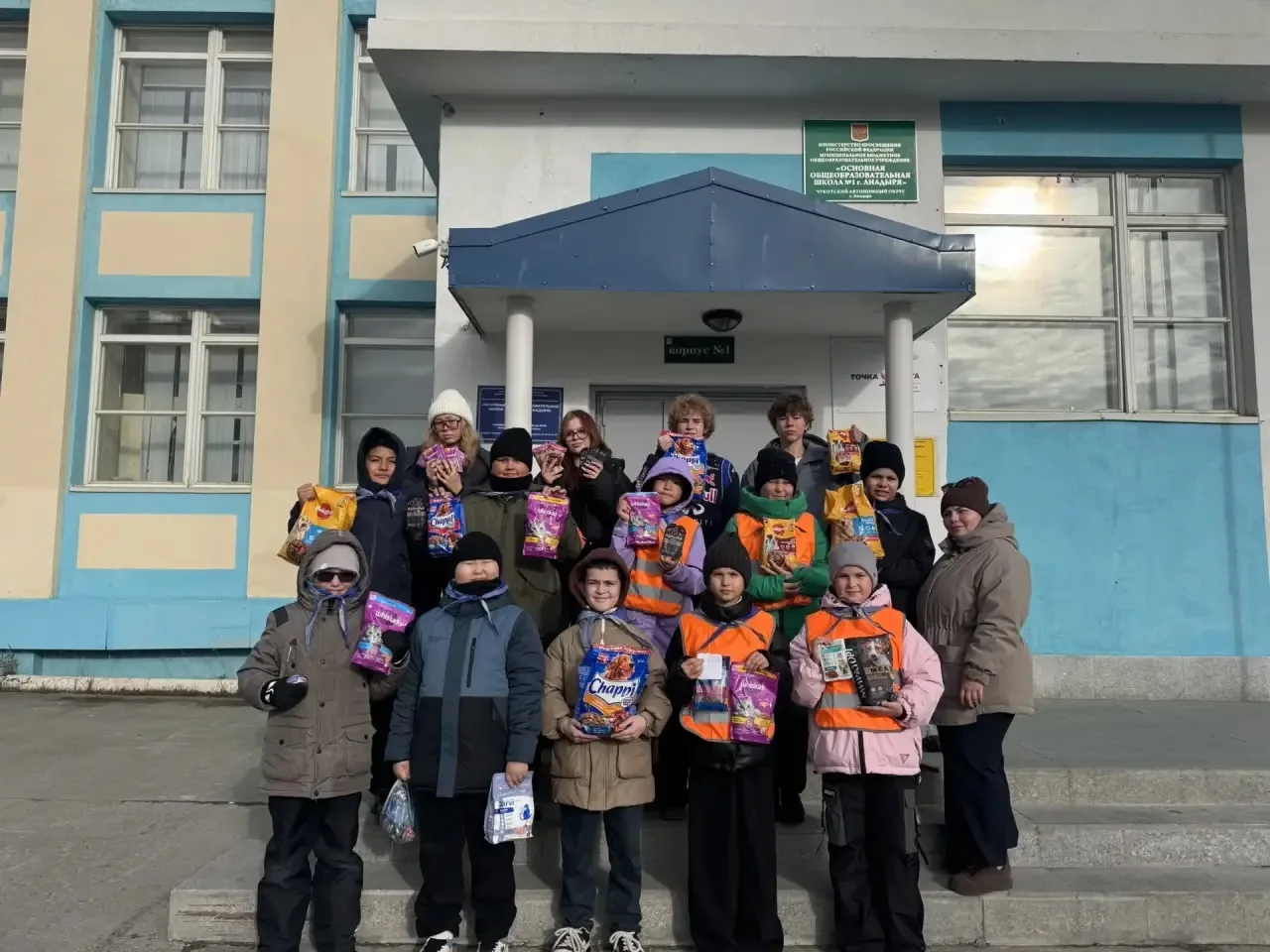 🐶🐱 Сегодня наши ребята приняли активное участие в акции «Друзья наши меньшие» и прине...