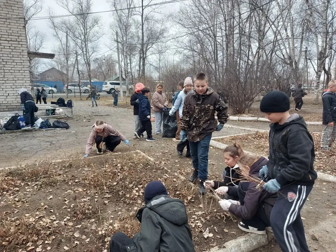🧹🗑️17.04.2026 Субботник   ‼️🚮Субботник прошел сегодня в МБОУ «СОШ №22 имени И.И.Гребенникова» с.Кнев