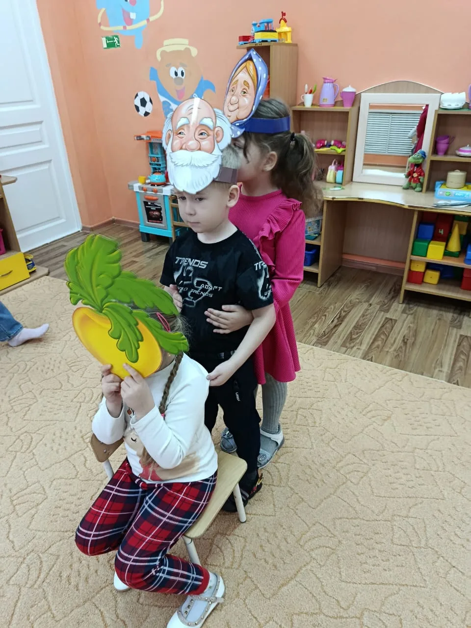 В детском саду провели инсценировку сказки "Репка". Эта увлекательная деятельность не т...