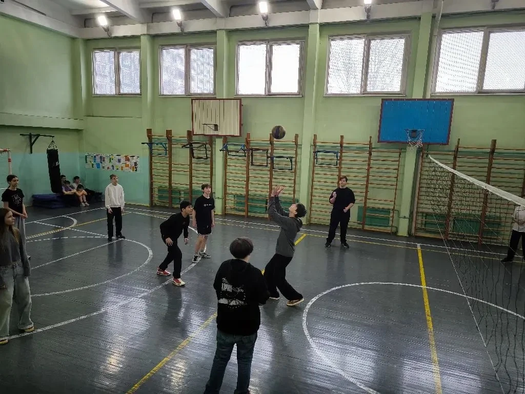 📣 Пионеро-Волейбольный Турнир! 🏐😊  20 февраля в нашей школе прошел Пионеро-Волейбольный турнир, посв