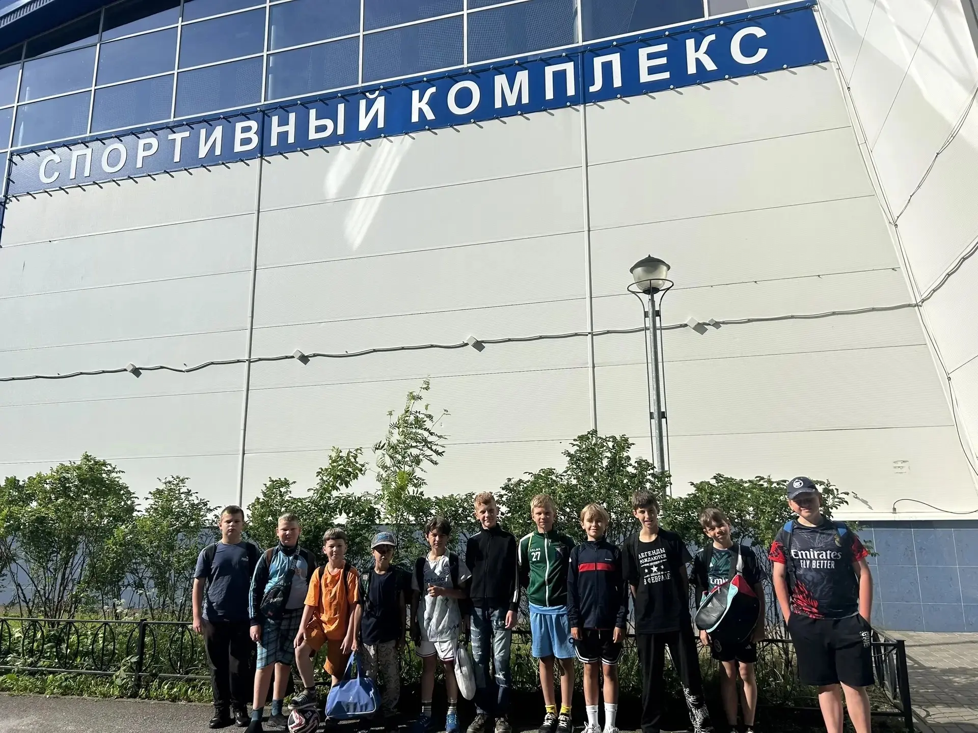 🌊 Заплывы с пользой и весельем: воспитанники лагеря «Галактика» ходят в бассейн! 🌊