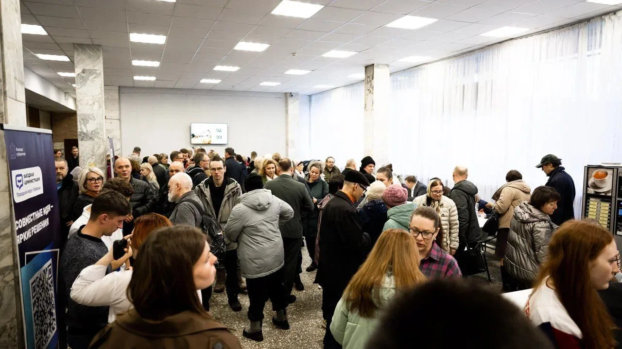 Представители Фонда капитального ремонта приняли участие в выездной администрации с жителями посёлка