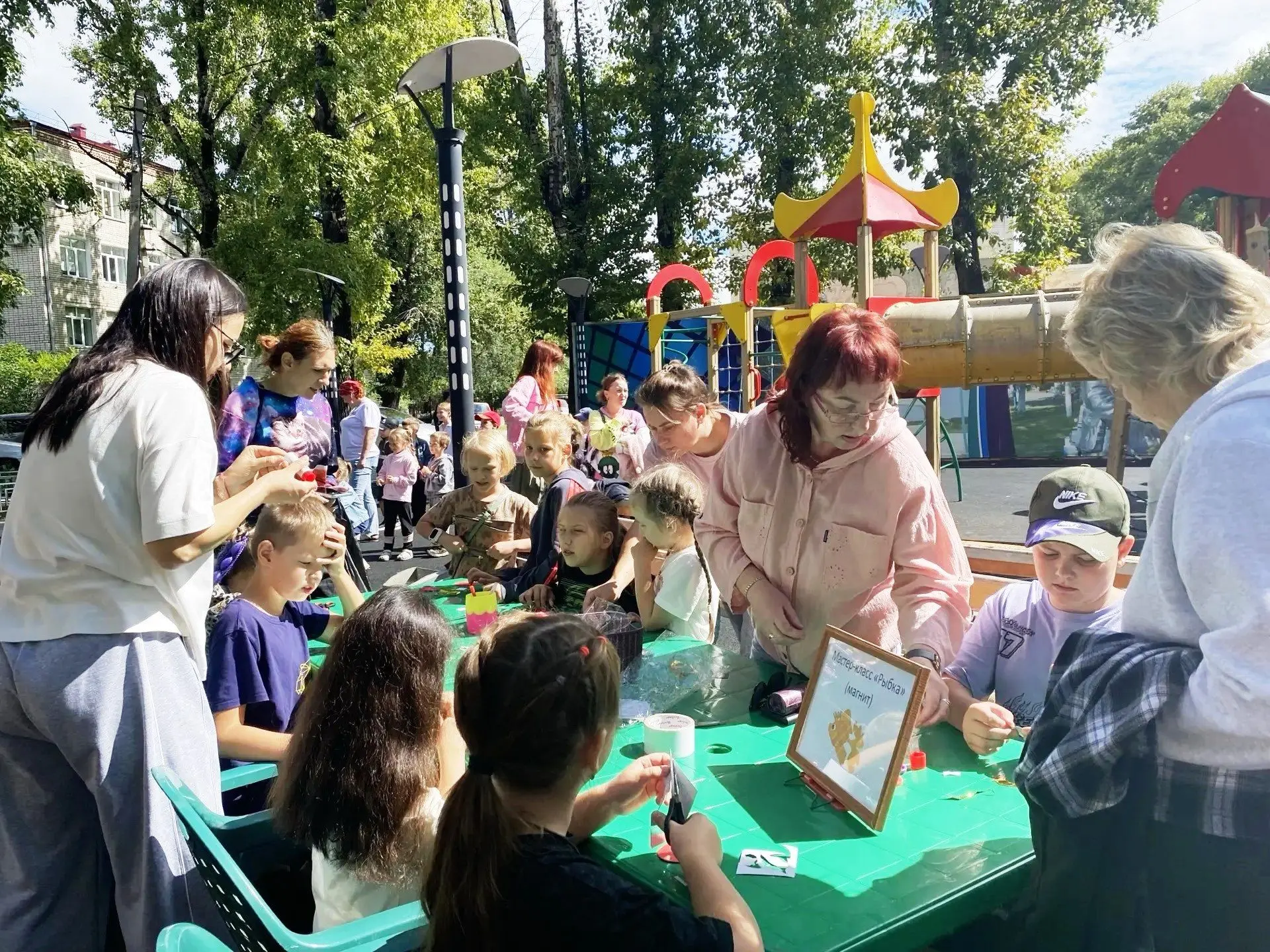 Праздничная программа в сквере «Жемчужина»: море творчества и радости!