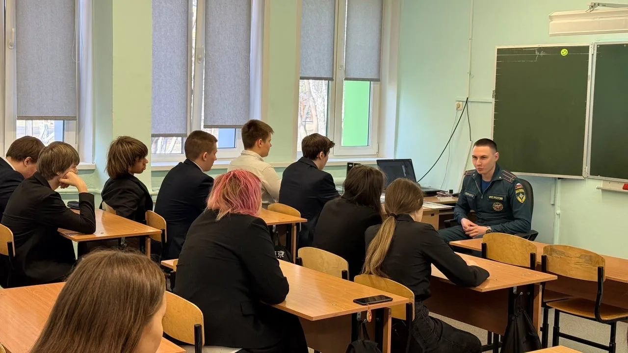 📢 Безопасность на первом месте: встреча с начальником караула 83 ПСЧ