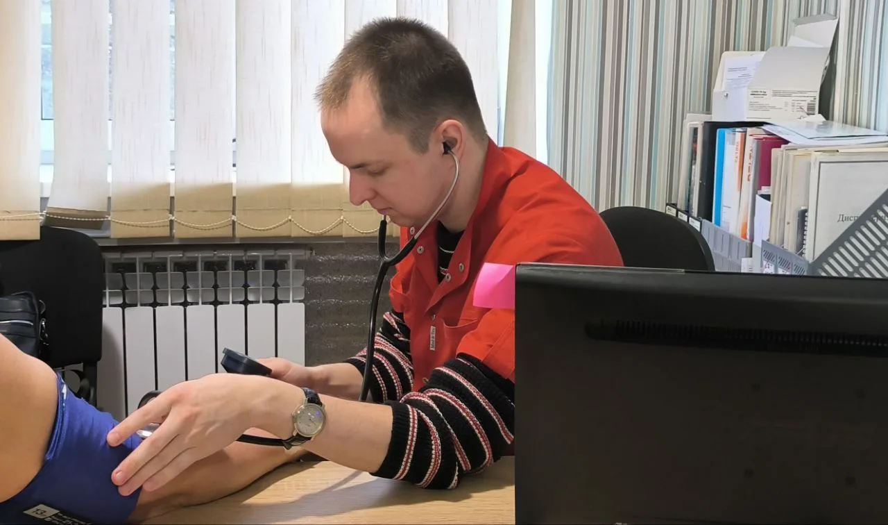 Бригада врачей "Профпатруль" провела медицинские осмотры в пгт Розовка Куйбышевского му...