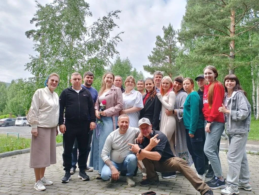 Учебный год завершён — и мы гордимся каждым из вас! 🎉✨

Спасибо нашим педагогам за вдохновение и зн