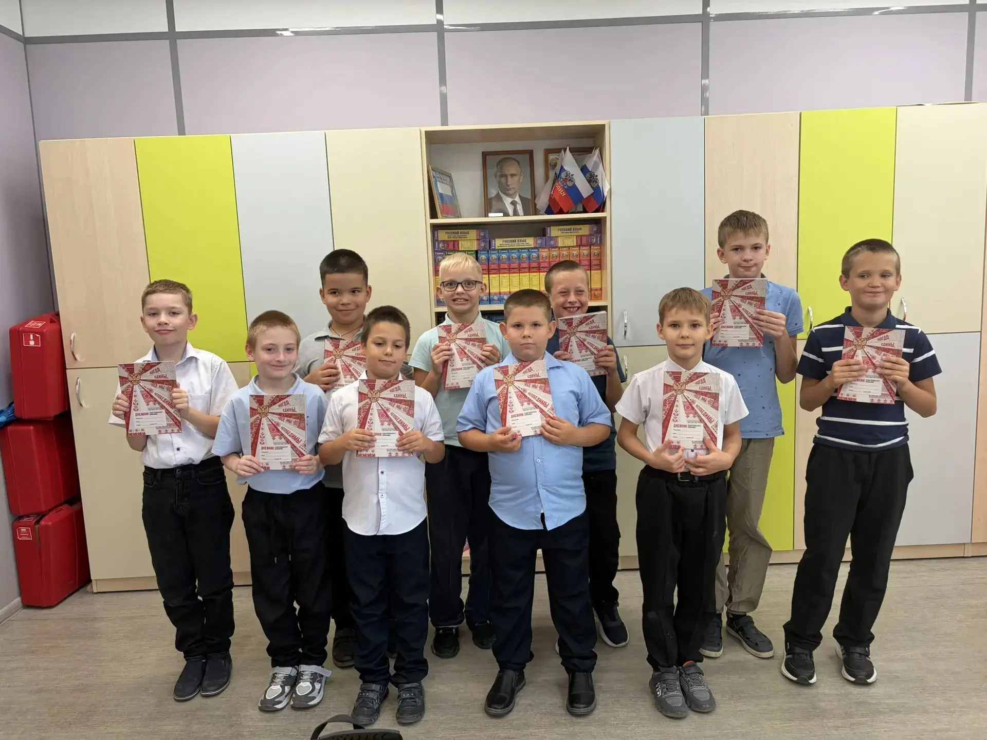 📘 Учащиеся 2–9 классов получили «Дневники севастопольского школьника»! 🎉