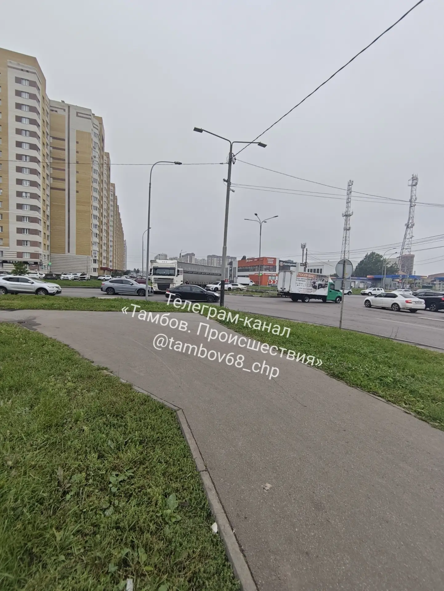 Возле торгового центра Браво произошло дорожно-транспортное происшествие.
